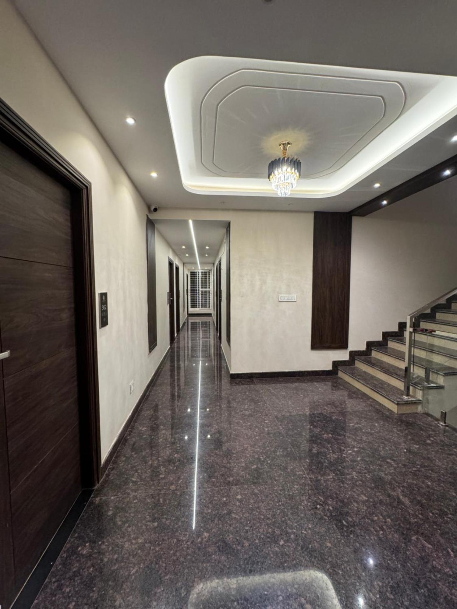 S K Legacy Hotel Майсур Экстерьер фото